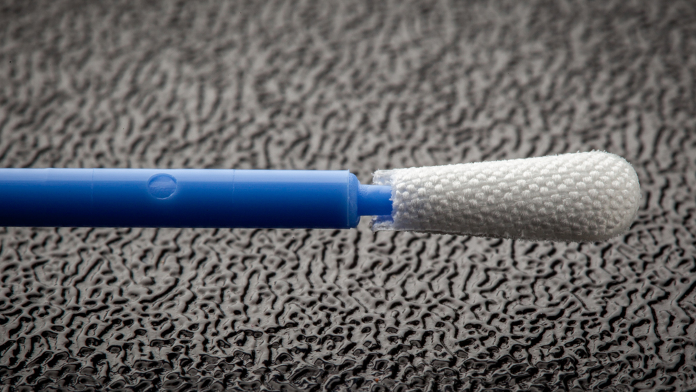 FoamTec HT1502FC-500 MiraSWAB Close Up Swab Image